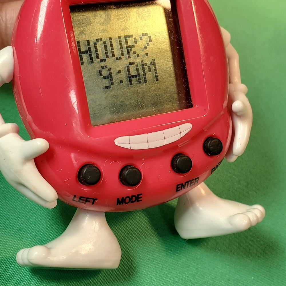 Giga Pets Trolls Virtual Pet Electronic Toy Companion Pink Keychain 2018 -WORKS!